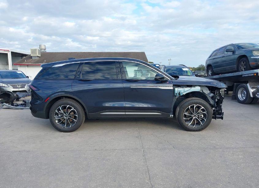 Photo 14 of 2024 Lincoln Nautilus PREMIERE (VIN 5LMPJ8JAXRJ865804)