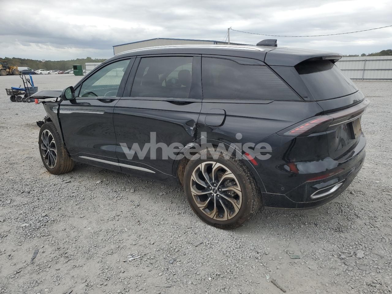 Photo 2 of 2024 LINCOLN NAUTILUS RESERVE (VIN 5LMPJ8K4XRJ812545)