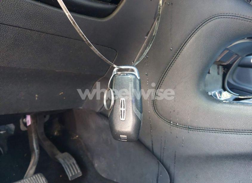 Photo 11 of 2015 Lincoln Mkc N/A (VIN 5LMTJ2AH2FUJ05126)