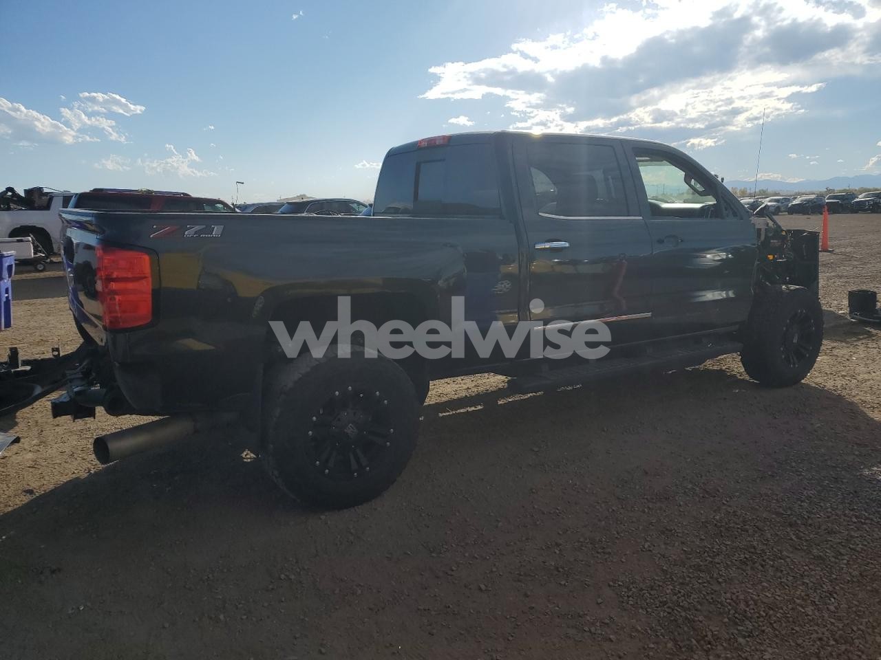 Photo 3 of 2019 CHEVROLET SILVERADO K2500 HEAVY DUTY LTZ (VIN 5LMTJ2DH3GUJ27097)