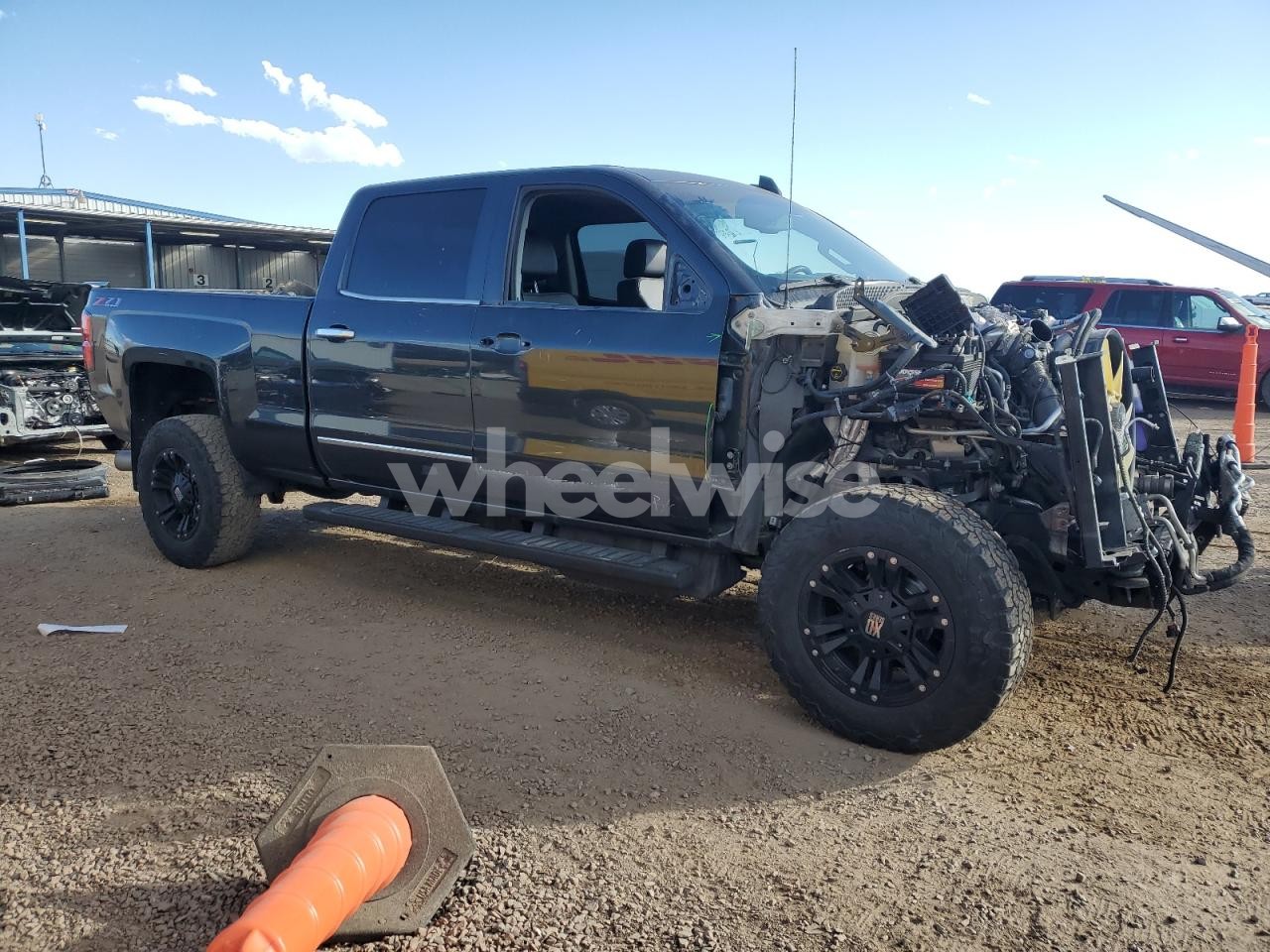Photo 4 of 2019 CHEVROLET SILVERADO K2500 HEAVY DUTY LTZ (VIN 5LMTJ2DH3GUJ27097)