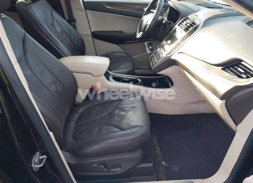 Photo 5 of 2019 Lincoln Mkc RESERVE (VIN 5LMTJ3DH1KUL01408)