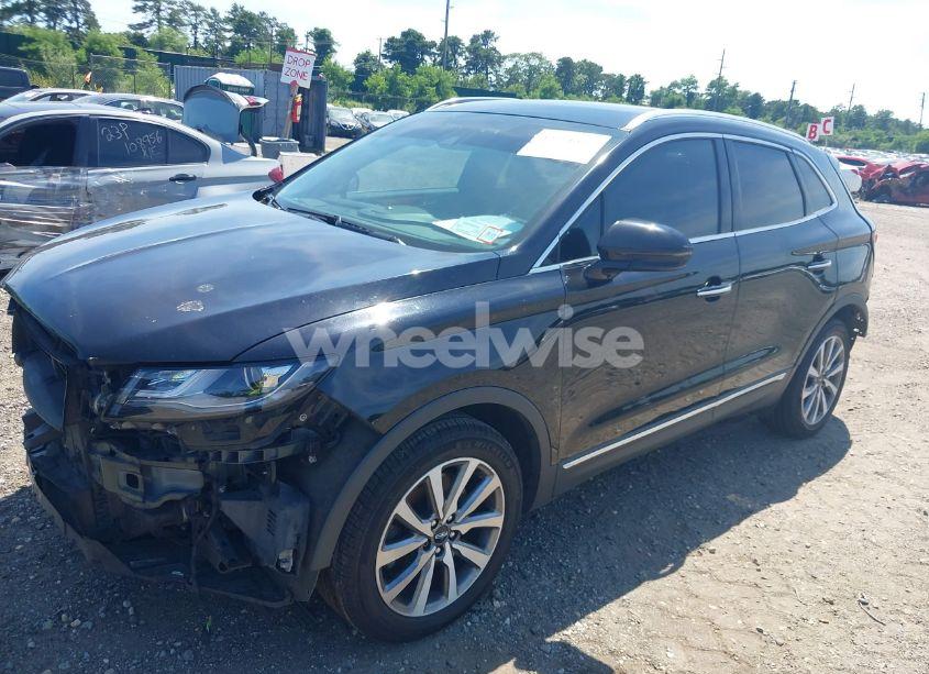 Photo 2 of 2019 Lincoln Mkc RESERVE (VIN 5LMTJ3DH1KUL09136)