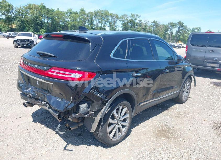 Photo 4 of 2019 Lincoln Mkc RESERVE (VIN 5LMTJ3DH1KUL09136)