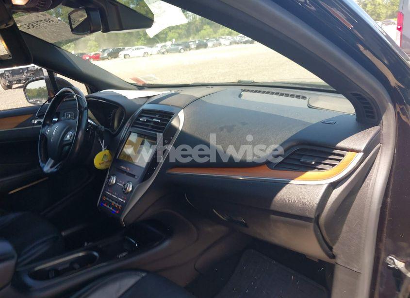 Photo 5 of 2019 Lincoln Mkc RESERVE (VIN 5LMTJ3DH1KUL09136)