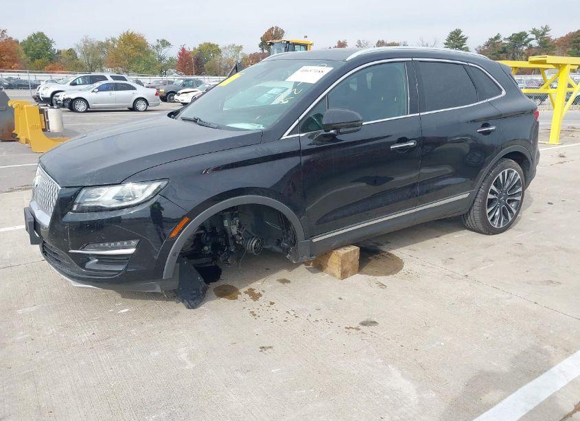 Photo 2 of 2019 Lincoln Mkc RESERVE (VIN 5LMTJ3DH5KUL08443)