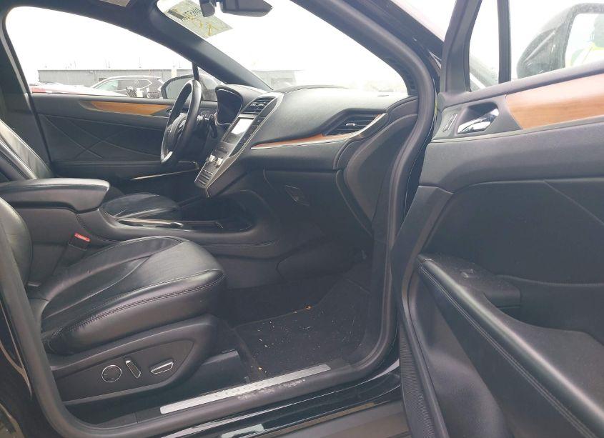 Photo 5 of 2019 Lincoln Mkc RESERVE (VIN 5LMTJ3DH5KUL08443)