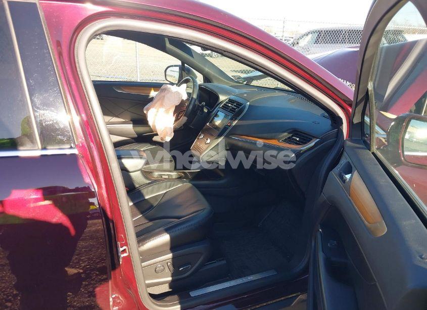 Photo 5 of 2019 Lincoln Mkc RESERVE (VIN 5LMTJ3DH6KUL09715)