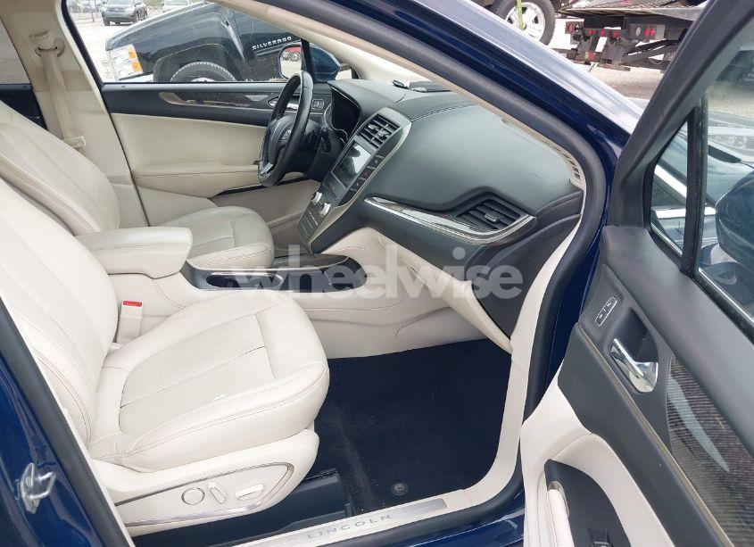 Photo 5 of 2018 Lincoln Mkc BLACK LABEL (VIN 5LMTJ4DHXJUL12752)