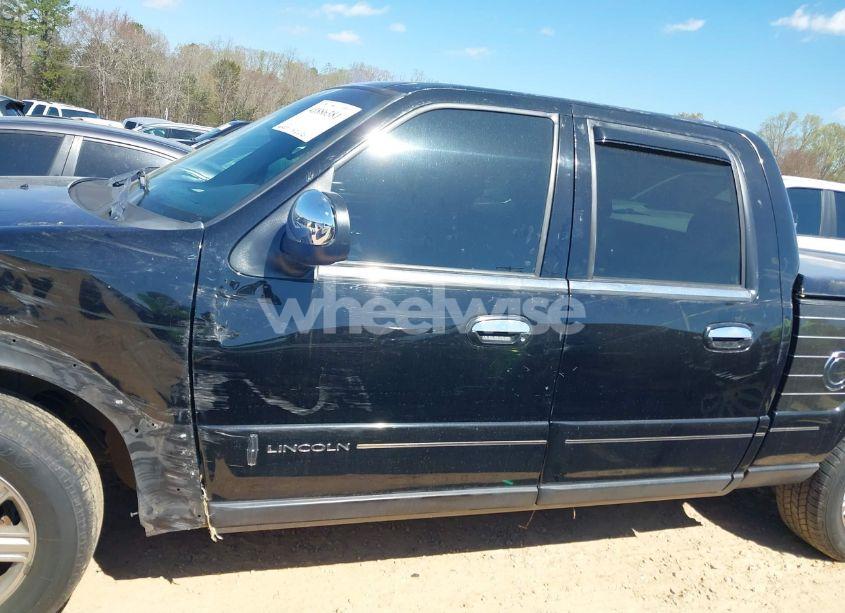 Photo 14 of 2002 Lincoln Blackwood N/A (VIN 5LTEW05A22KJ02863)