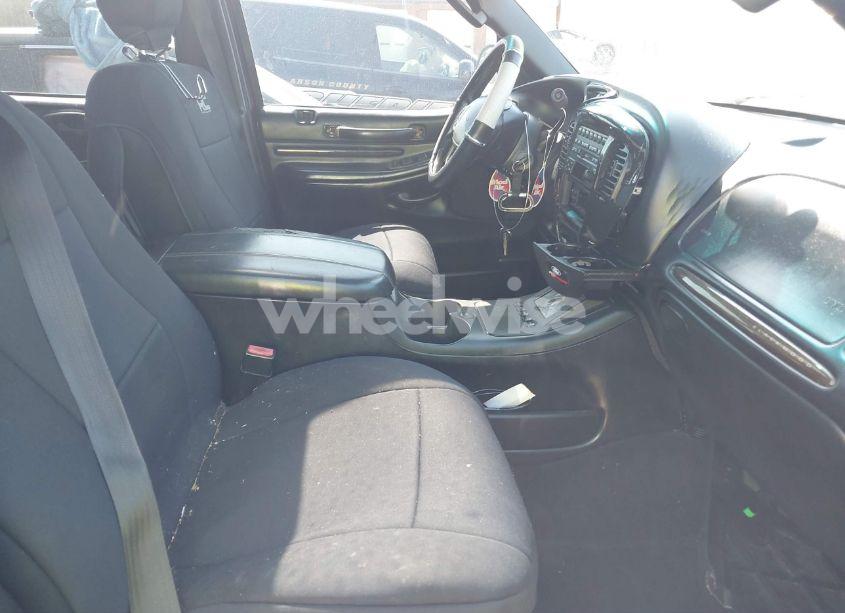 Photo 5 of 2002 Lincoln Blackwood N/A (VIN 5LTEW05A22KJ02863)