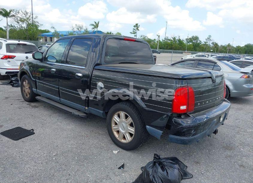 Photo 3 of 2002 Lincoln Blackwood N/A (VIN 5LTEW05A32KJ00765)