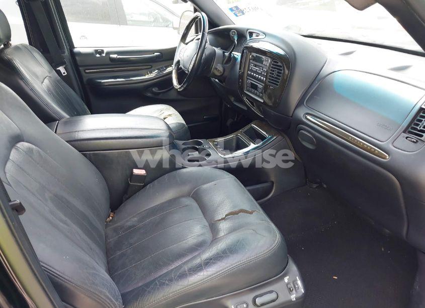 Photo 5 of 2002 Lincoln Blackwood N/A (VIN 5LTEW05A32KJ00765)