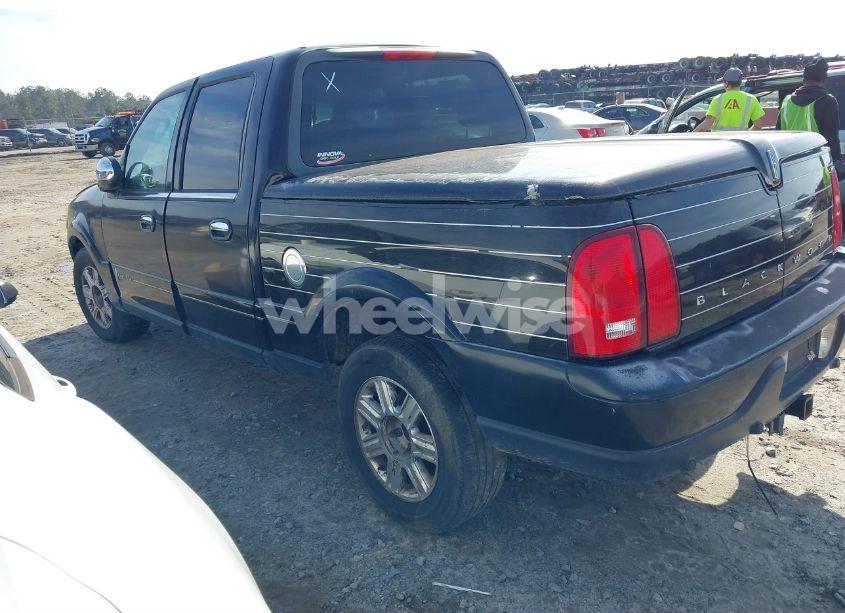 Photo 3 of 2002 Lincoln Blackwood N/A (VIN 5LTEW05A52KJ01819)