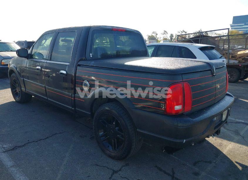 Photo 3 of 2002 Lincoln Blackwood N/A (VIN 5LTEW05A62KJ03322)