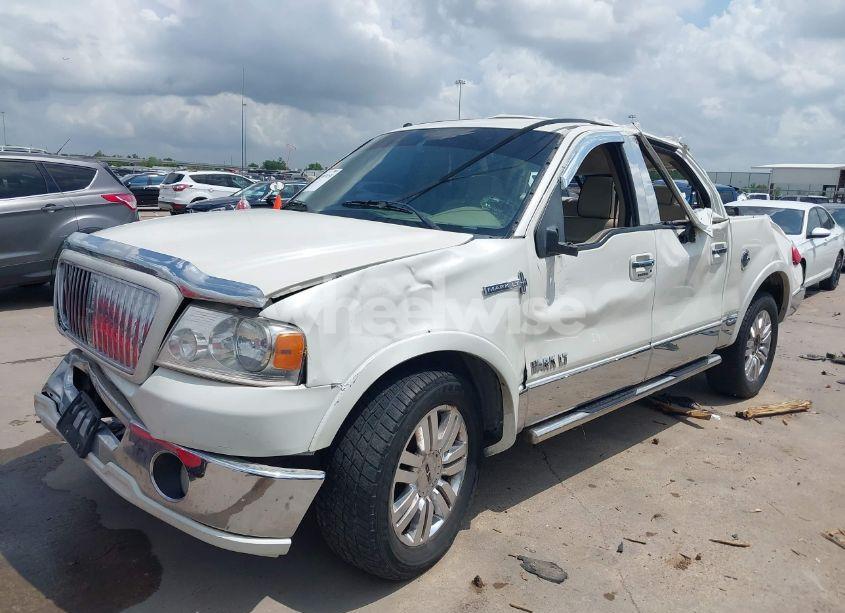 Photo 2 of 2006 Lincoln Mark LT (VIN 5LTPW16526FJ23050)