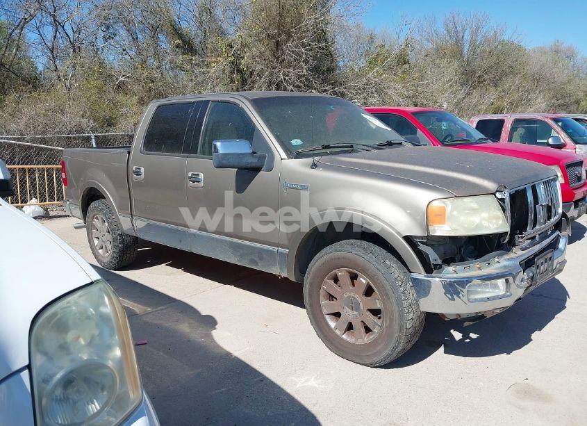 Photo 13 of 2006 Lincoln Mark LT (VIN 5LTPW16556FJ07344)