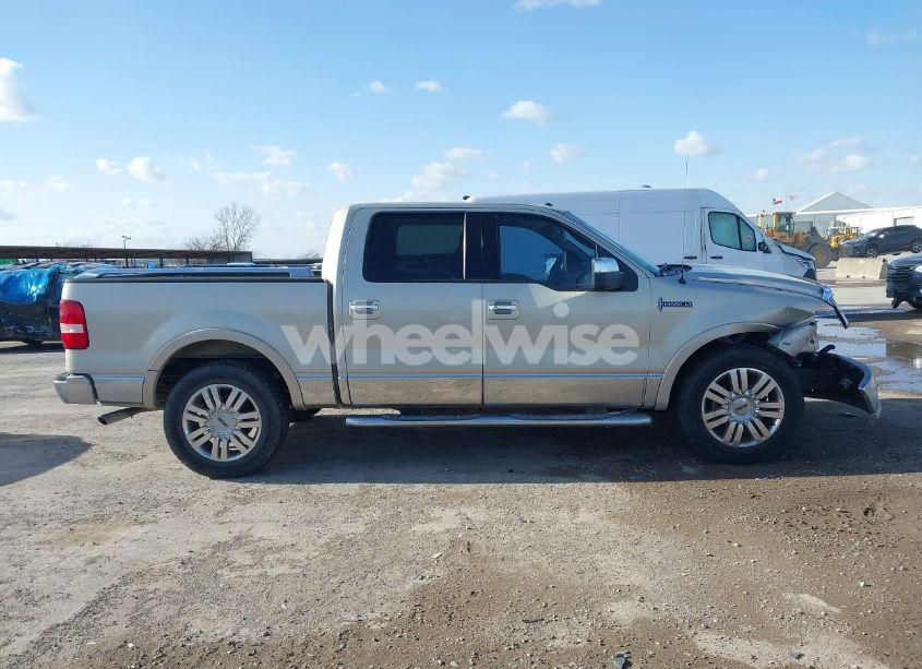 Photo 13 of 2006 Lincoln Mark LT (VIN 5LTPW16566FJ24346)