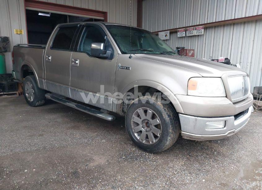 2006 Lincoln Mark LT (VIN 5LTPW16576FJ10505) main photo