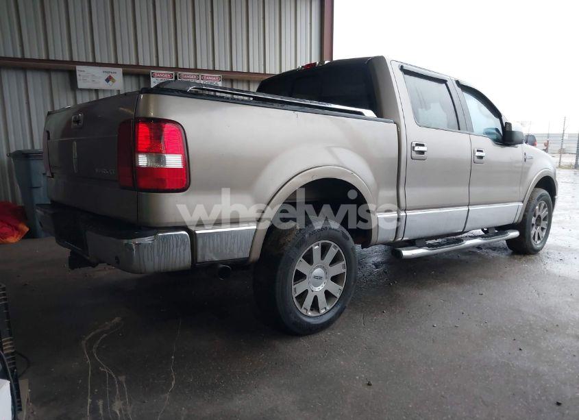 Photo 4 of 2006 Lincoln Mark LT (VIN 5LTPW16576FJ10505)