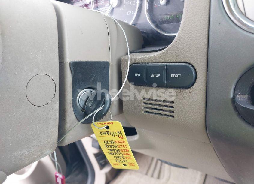 Photo 11 of 2006 Lincoln Mark LT (VIN 5LTPW165X6FJ01457)