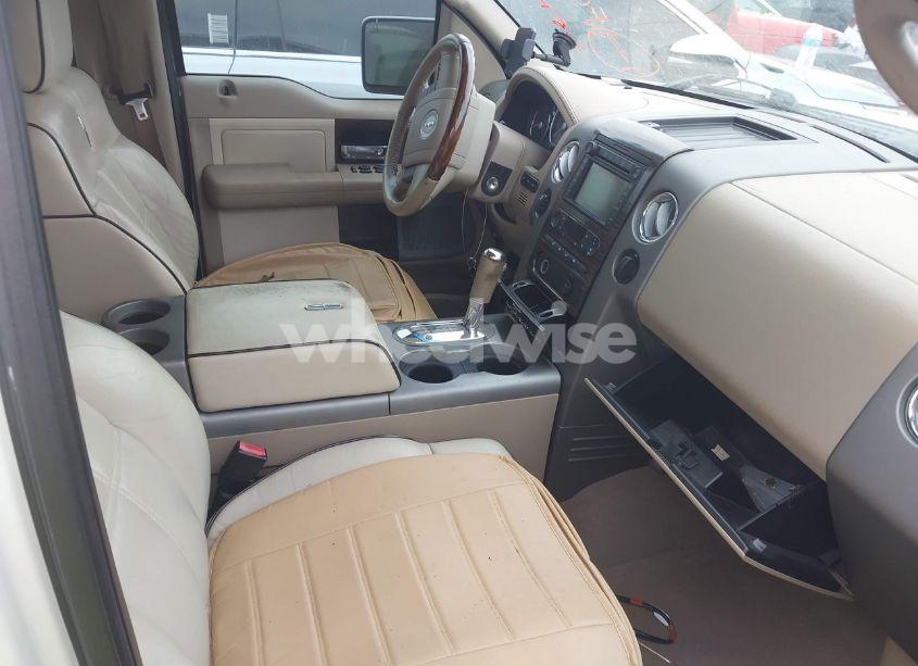 Photo 5 of 2007 Lincoln Mark LT (VIN 5LTPW18577FJ00622)