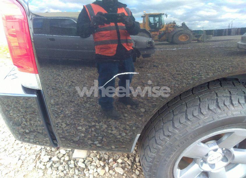 Photo 13 of 2005 Nissan Armada SE (VIN 5N1AA08B55N707401)