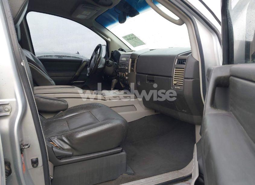 Photo 5 of 2004 Nissan Pathfinder ARMADA LE (VIN 5N1AA08B74N706216)