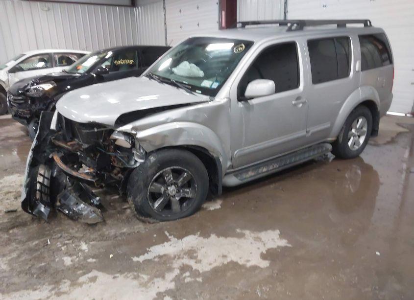 Photo 2 of 2008 Nissan Pathfinder SE (VIN 5N1AR18B08C657585)