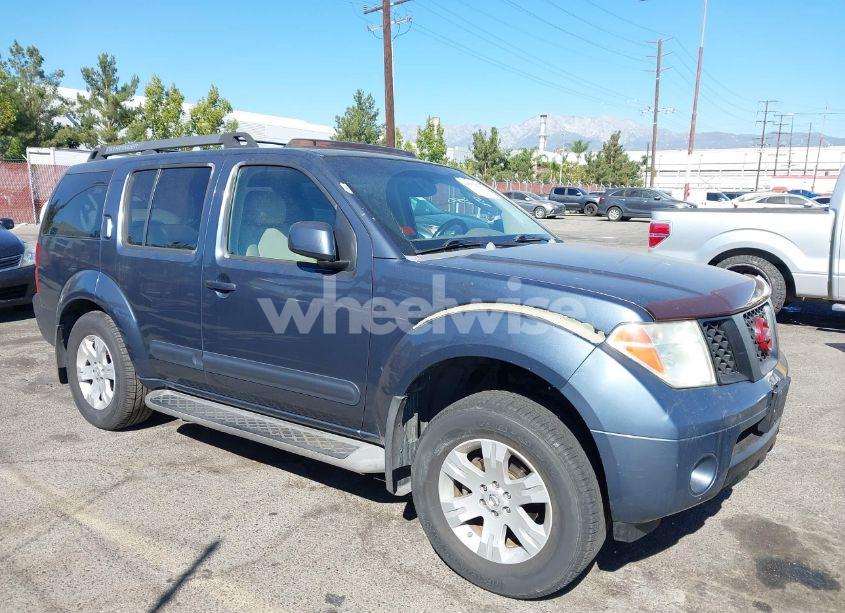 2005 Nissan Pathfinder LE (VIN 5N1AR18U05C741080) main photo