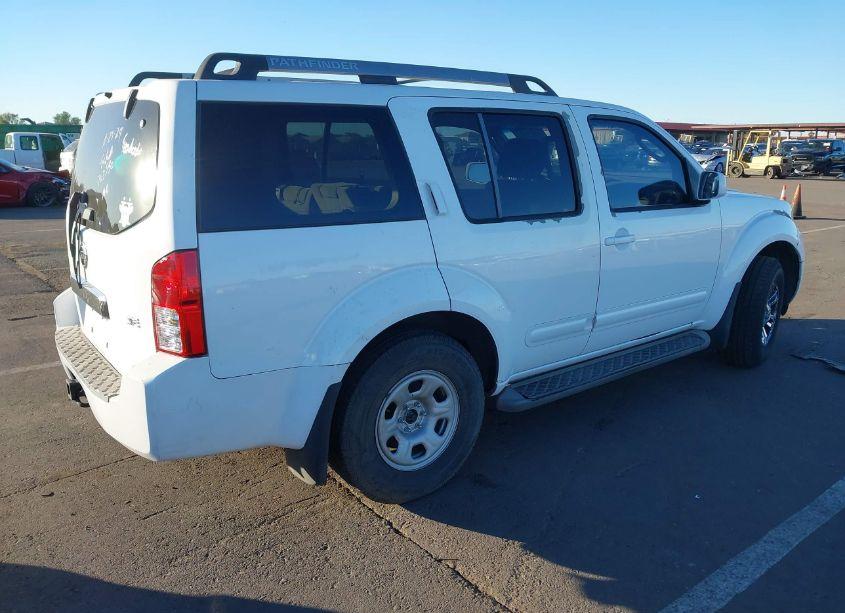Photo 4 of 2005 Nissan Pathfinder SE (VIN 5N1AR18U25C703530)