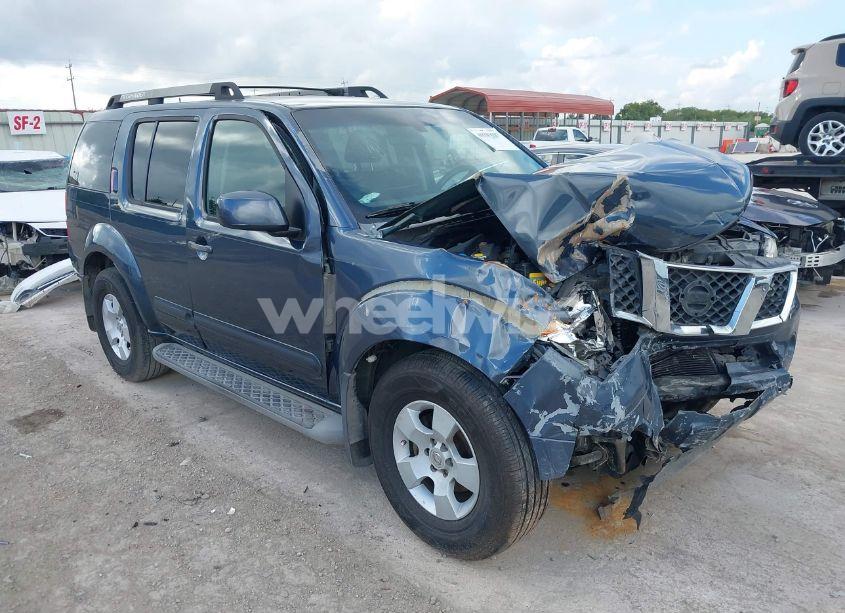 2005 Nissan Pathfinder SE (VIN 5N1AR18U25C760908) main photo