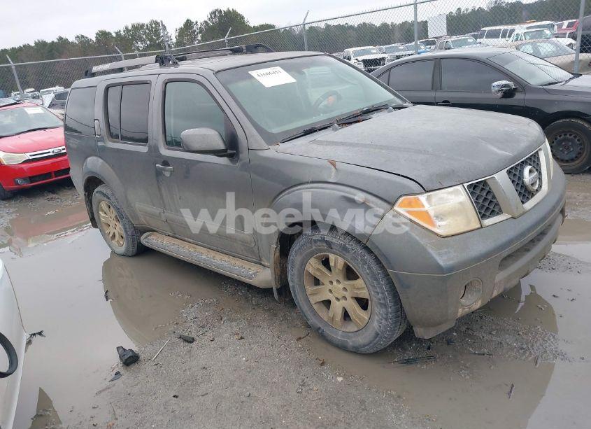 2005 Nissan Pathfinder LE (VIN 5N1AR18U55C716692) main photo