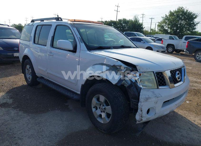 2005 Nissan Pathfinder SE (VIN 5N1AR18U75C743358) main photo