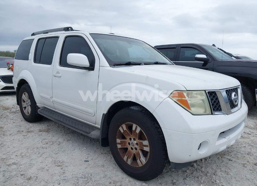 2005 Nissan Pathfinder LE (VIN 5N1AR18U85C709476) main photo