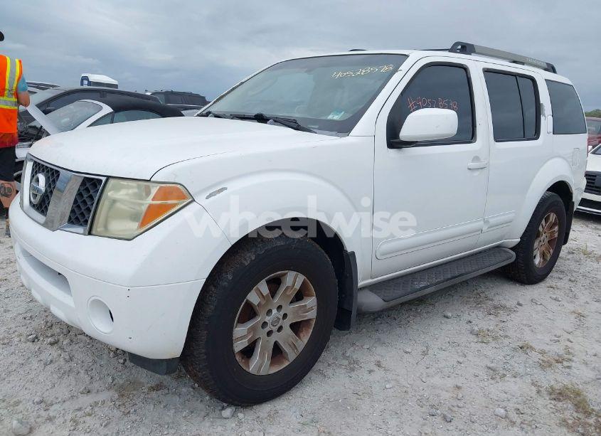 Photo 2 of 2005 Nissan Pathfinder LE (VIN 5N1AR18U85C709476)