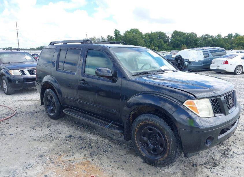 2006 Nissan Pathfinder SE (VIN 5N1AR18U86C662192) main photo