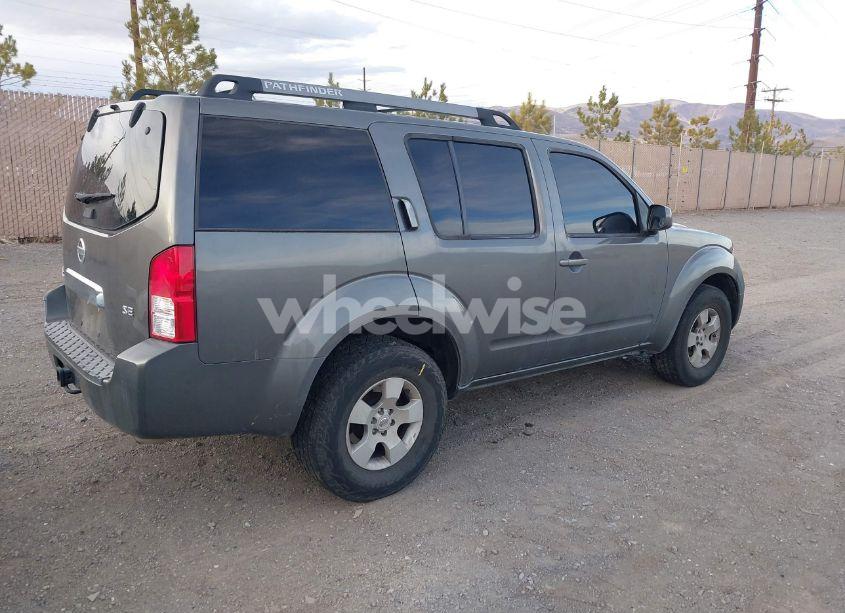 Photo 4 of 2005 Nissan Pathfinder SE (VIN 5N1AR18U95C728005)