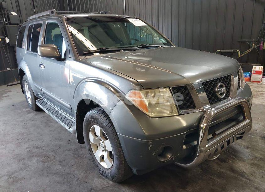 2005 Nissan Pathfinder SE (VIN 5N1AR18U95C730255) main photo