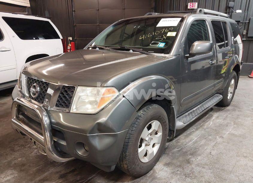 Photo 2 of 2005 Nissan Pathfinder SE (VIN 5N1AR18U95C730255)