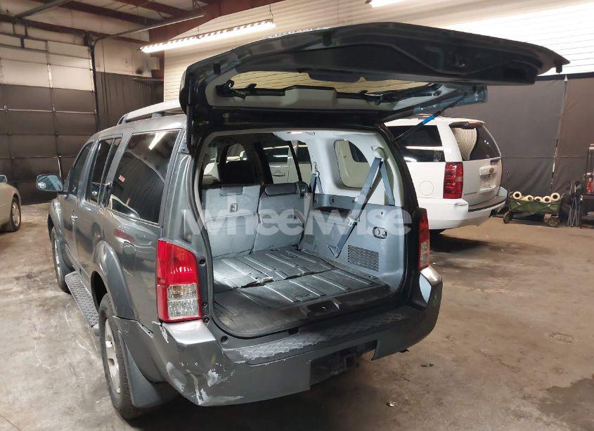Photo 3 of 2005 Nissan Pathfinder SE (VIN 5N1AR18U95C730255)