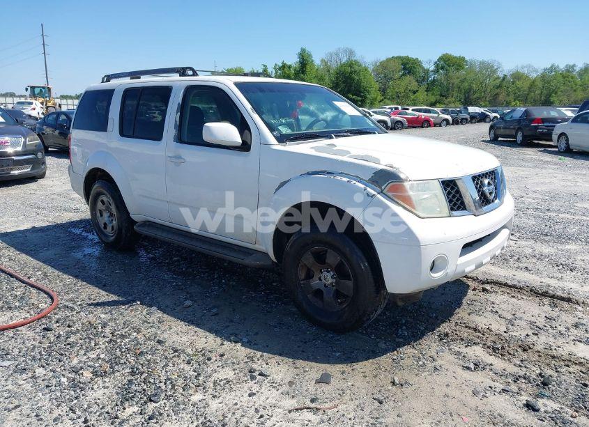 2005 Nissan Pathfinder SE (VIN 5N1AR18UX5C777164) main photo