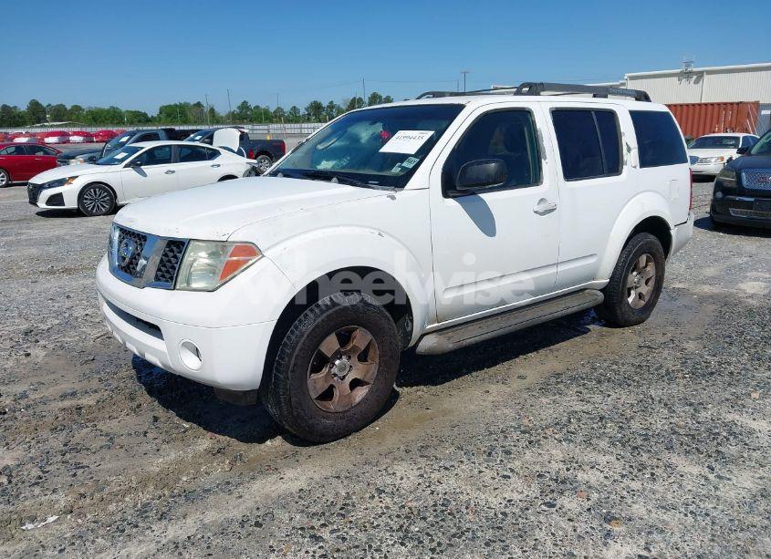 Photo 2 of 2005 Nissan Pathfinder SE (VIN 5N1AR18UX5C777164)