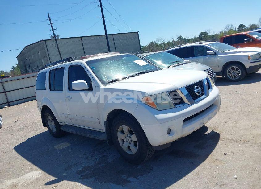 2005 Nissan Pathfinder SE (VIN 5N1AR18UX5C791209) main photo