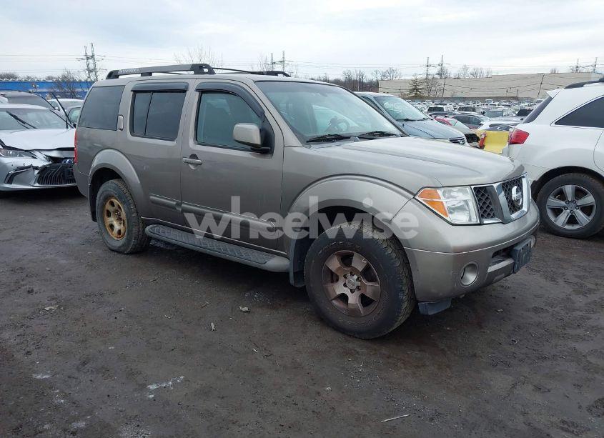 2005 Nissan Pathfinder SE (VIN 5N1AR18W45C732058) main photo