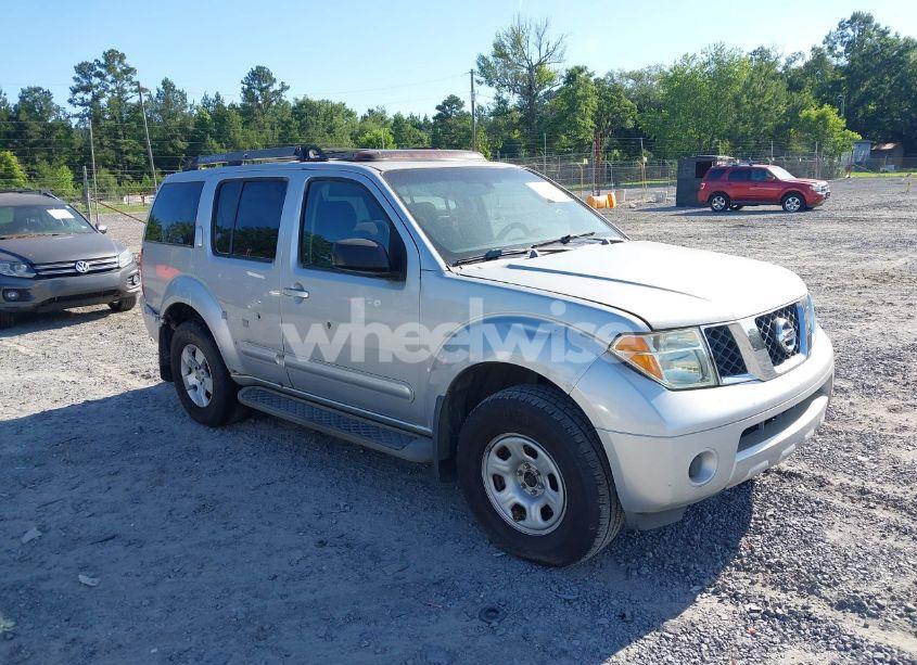 2005 Nissan Pathfinder SE (VIN 5N1AR18W45C750351) main photo