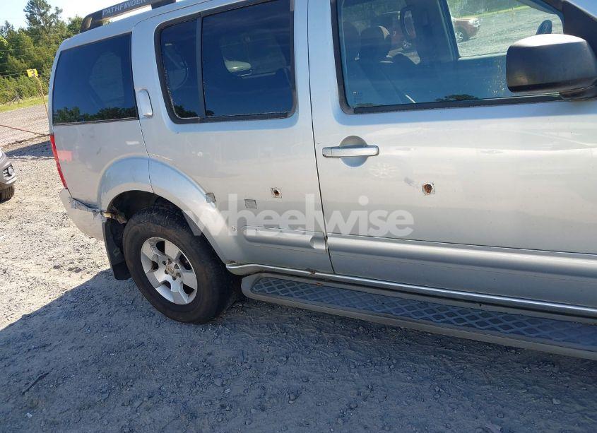 Photo 6 of 2005 Nissan Pathfinder SE (VIN 5N1AR18W45C750351)