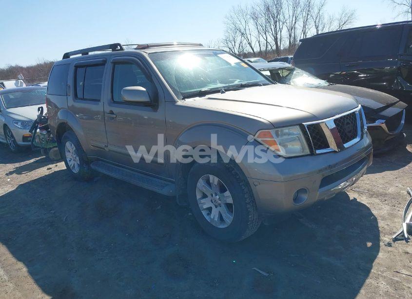 2005 Nissan Pathfinder LE (VIN 5N1AR18W45C783950) main photo
