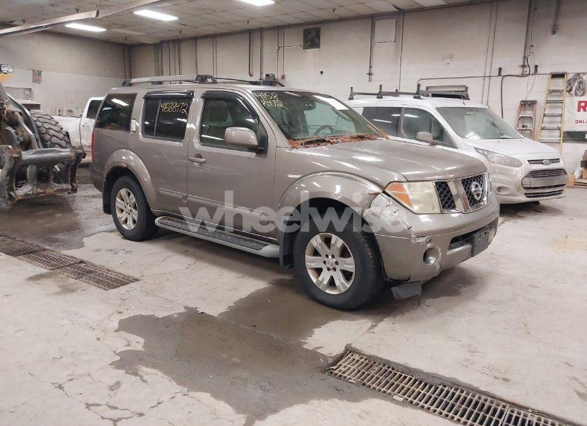 2005 Nissan Pathfinder LE (VIN 5N1AR18W55C703877) main photo