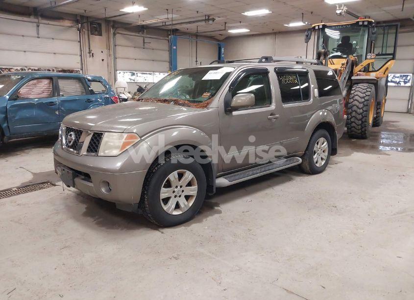 Photo 2 of 2005 Nissan Pathfinder LE (VIN 5N1AR18W55C703877)